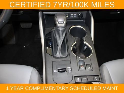 Used 2022 Toyota Highlander XLE FWD image 24