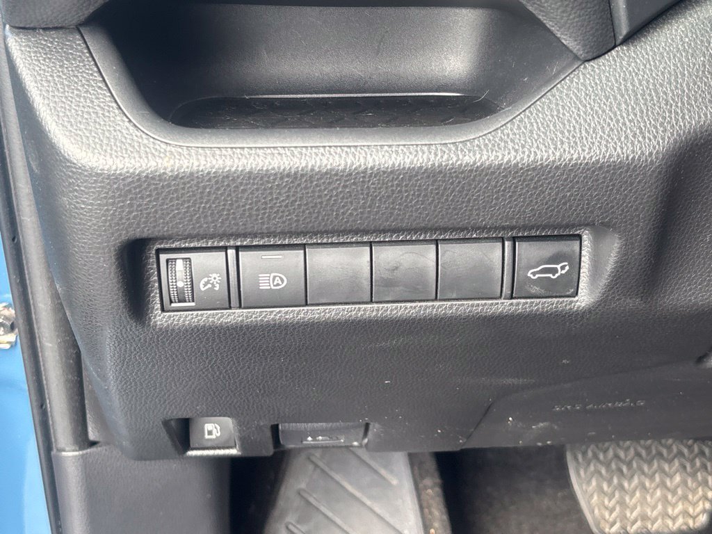 Used 2022 Toyota RAV4 XSE AWD/4WD image 26
