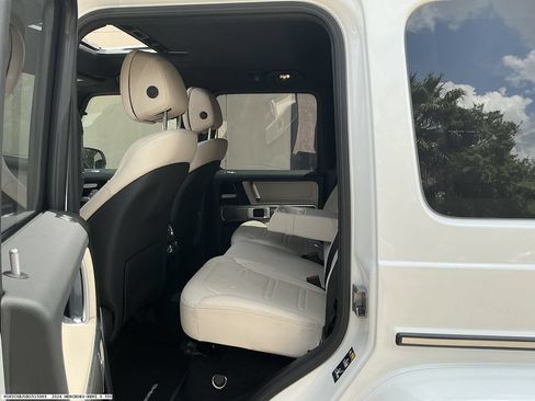 Used 2024 Mercedes-Benz G 550 image 9