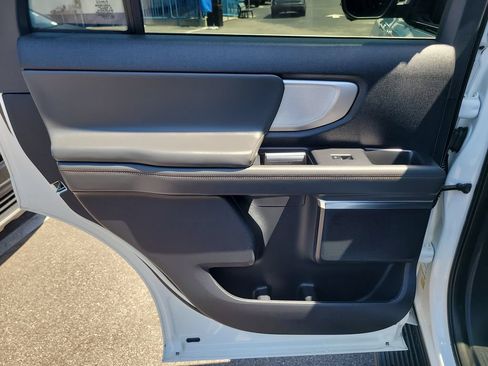 Used 2025 Ford Expedition Active AWD/4WD image 11