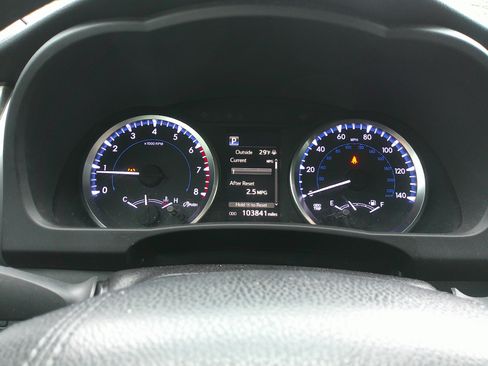 Used 2017 Toyota Highlander LE image 24