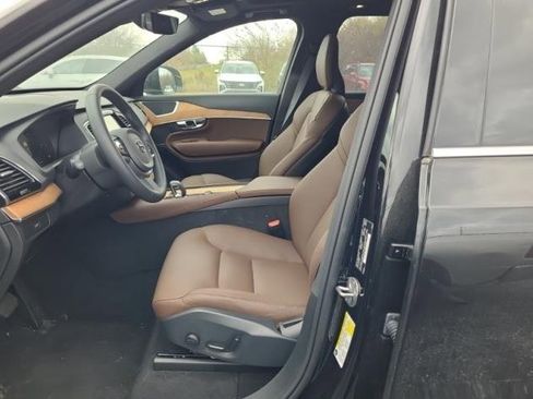 Used 2024 Volvo XC90 B5 Plus image 5