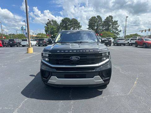 Certified 2025 Ford Expedition Max Platinum AWD/4WD image 2