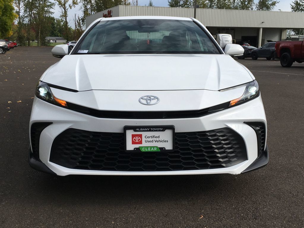 Used 2025 Toyota Camry SE FWD image 11