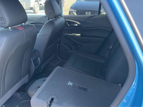 Used 2025 Chevrolet Trax RS FWD image 6