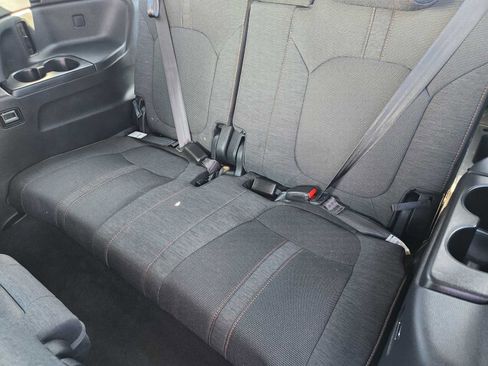 Used 2023 Honda Pilot Sport image 10