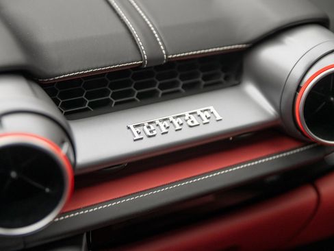 Used 2020 Ferrari 812 Superfast RWD image 16