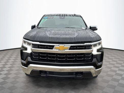 Used 2025 Chevrolet Silverado 1500 LT image 2