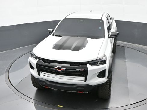 Used 2024 Chevrolet Colorado ZR2 w/ ZR2 Convenience Package III image 29