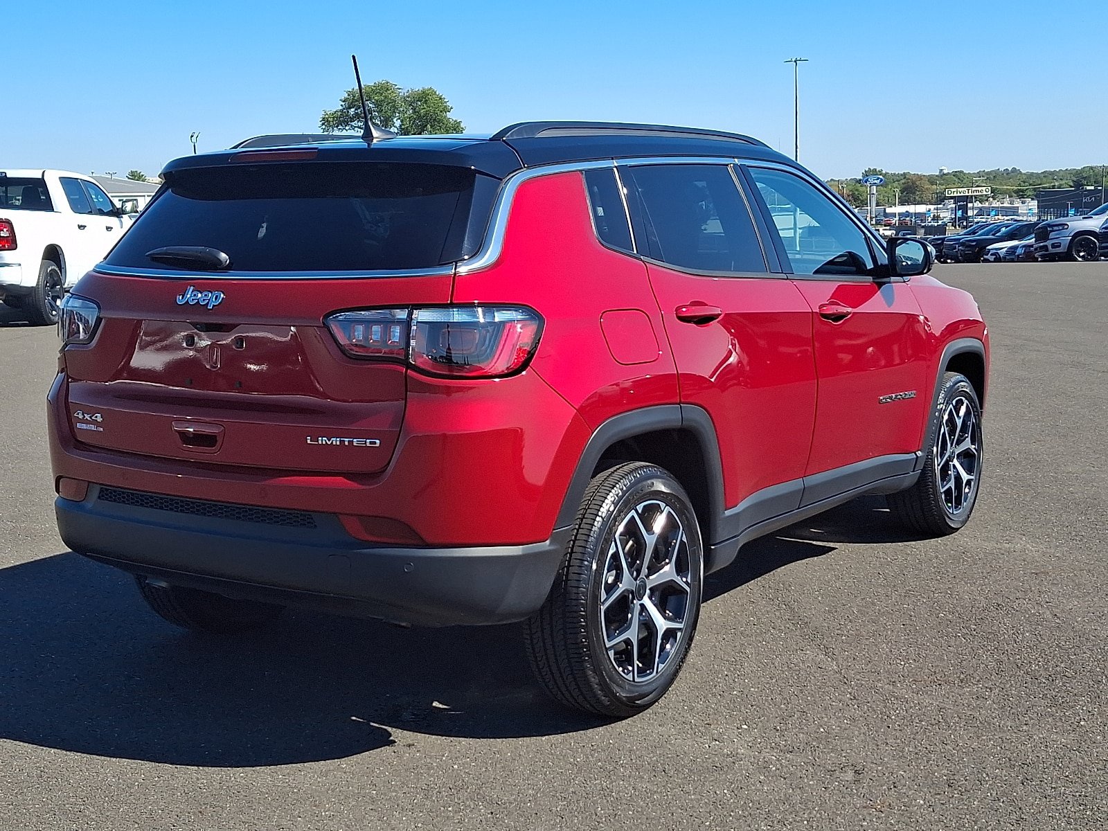 Certified 2025 Jeep Compass Limited w/ Sun & Sound Group AWD/4WD image 6