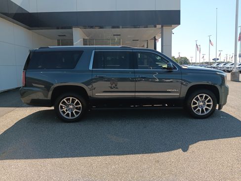 Used 2019 GMC Yukon XL Denali RWD image 7