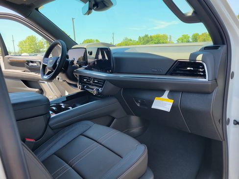 New 2026 Chevrolet Suburban High Country RWD image 34