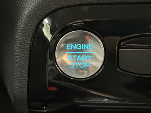Used 2025 Ford Escape SE FWD image 22