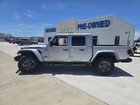 Used 2022 Jeep Gladiator Rubicon w/ LED Lighting Group AWD/4WD image 6