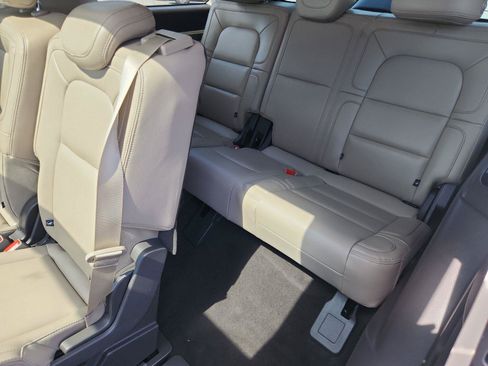 Used 2024 Lincoln Navigator Premiere AWD/4WD image 14