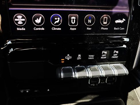 Used 2019 RAM 1500 Limited w/ Body Color Bumper Group image 23