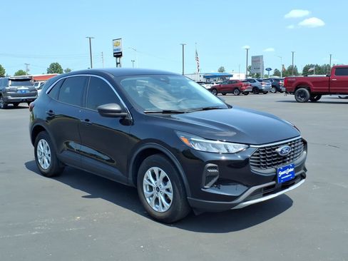 Used 2023 Ford Escape Active w/ Tech Pack #1 AWD/4WD image 8