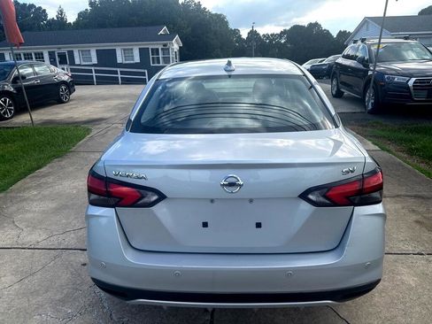 Used 2021 Nissan Versa SV image 12