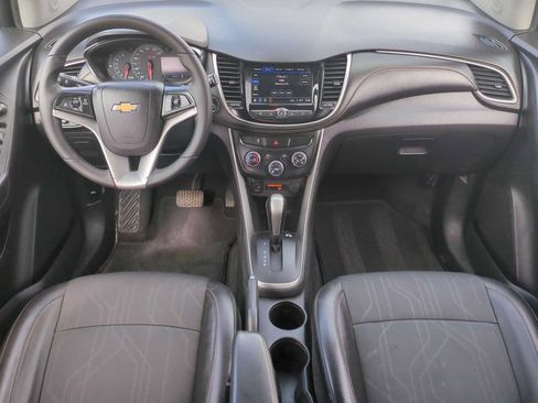 Used 2018 Chevrolet Trax LT w/ LT Convenience Package FWD image 19