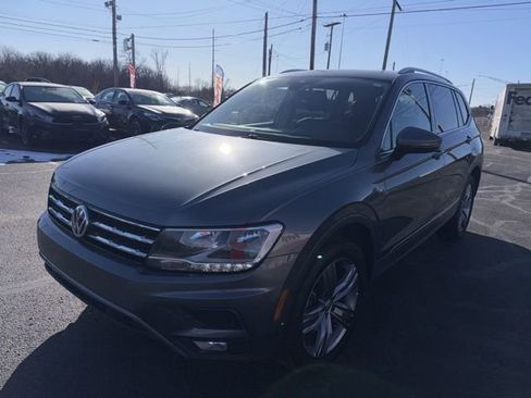 Used 2020 Volkswagen Tiguan SEL image 3