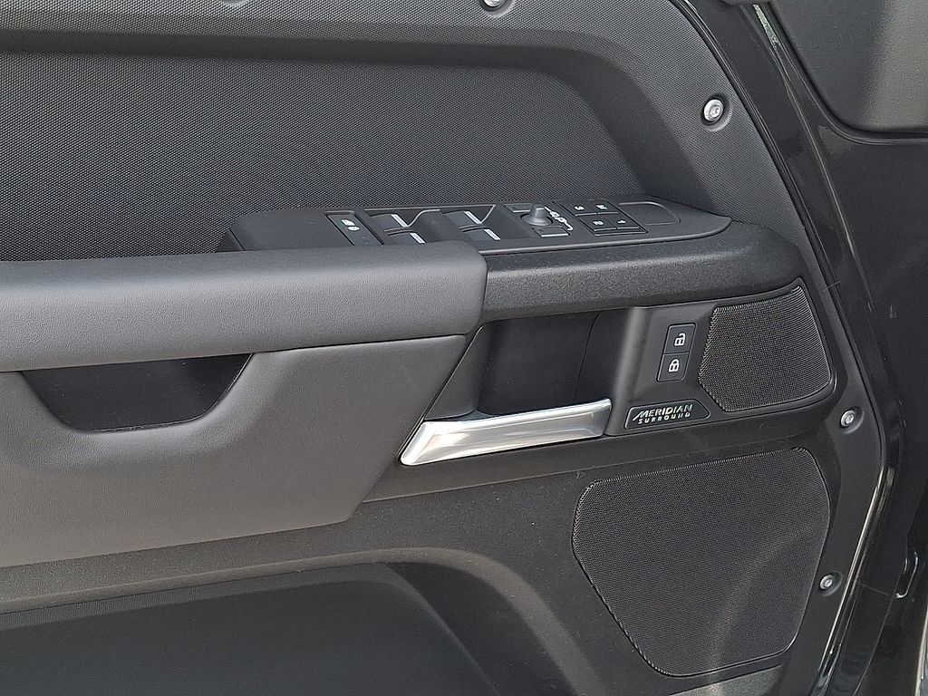 New 2026 Land Rover Defender 110 V8 AWD/4WD image 8