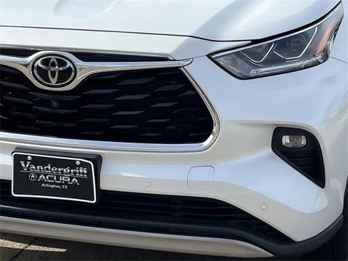 Used 2022 Toyota Highlander Platinum image 9