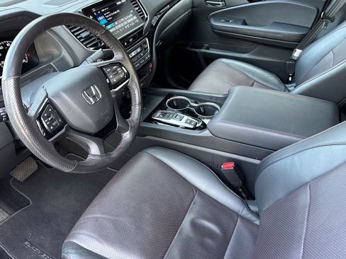 Certified 2025 Honda Ridgeline Black Edition image 4