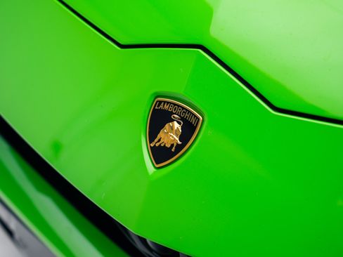 Used 2021 Lamborghini Urus image 9