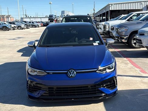 Used 2024 Volkswagen Golf R image 2