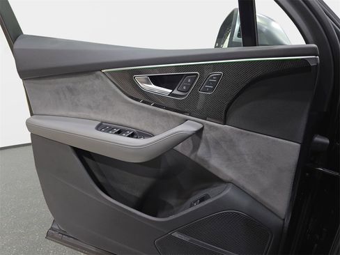 Used 2022 Audi SQ7 Prestige image 30