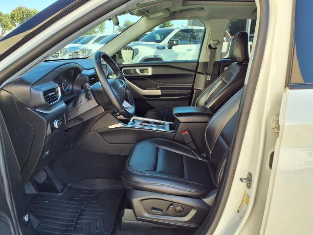 Used 2022 Ford Explorer XLT w/ Equipment Group 202A RWD image 19