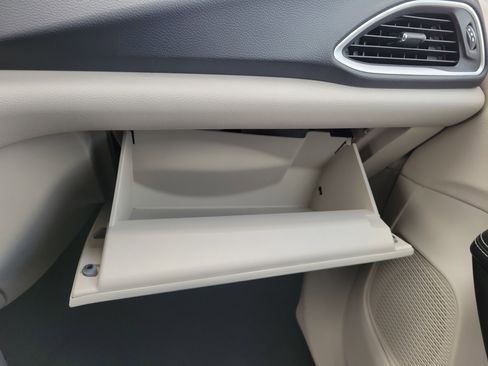 Used 2023 Chrysler Voyager LX FWD image 30