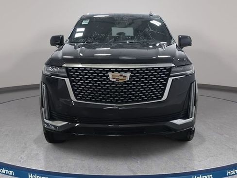 Used 2022 Cadillac Escalade Premium Luxury AWD/4WD image 3