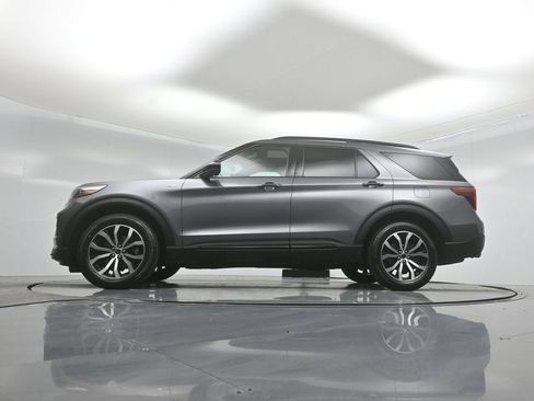 Used 2022 Ford Explorer ST-Line w/ Class IV Trailer Tow Package AWD/4WD image 3