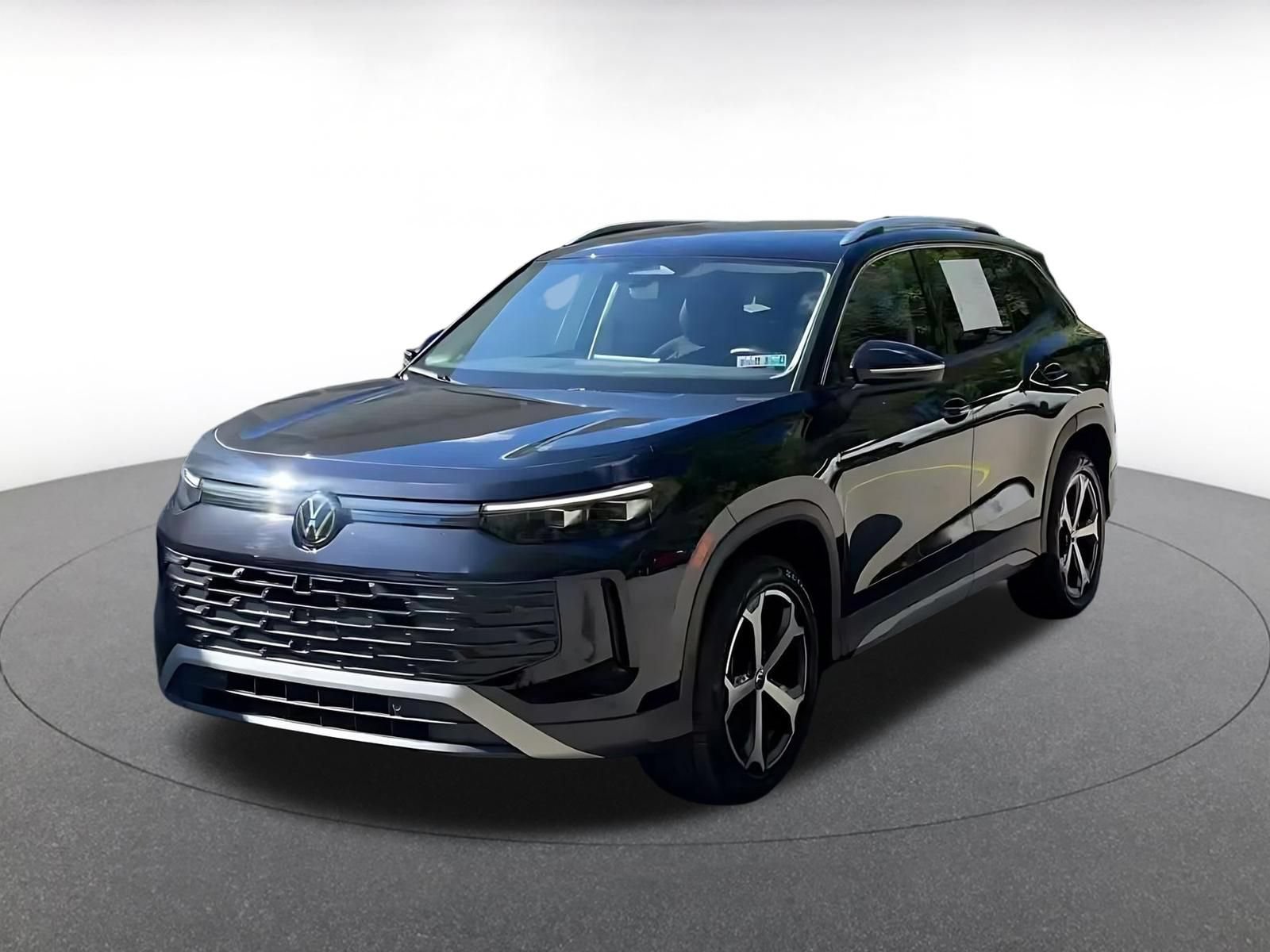 Used 2026 Volkswagen Tiguan SE AWD/4WD image 6