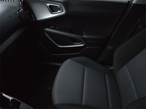 Certified 2024 Kia Soul S image 22