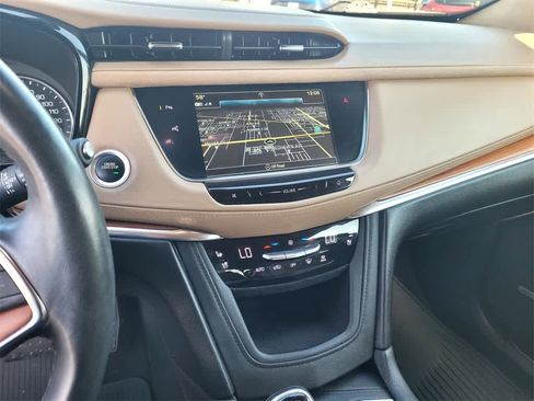 Used 2019 Cadillac XT5 Platinum image 19