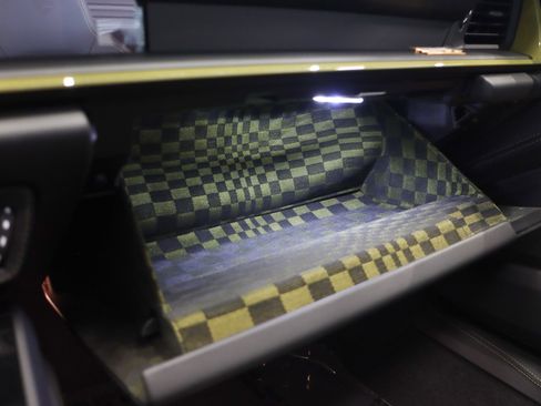 New 2026 Porsche Macan 4 Electric image 24