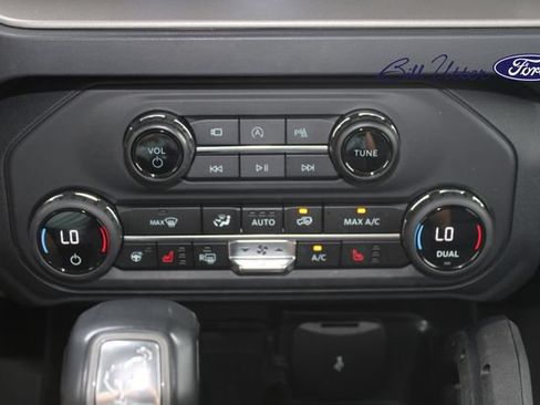 Used 2025 Ford Bronco Outer Banks w/ Sasquatch Package AWD/4WD image 18