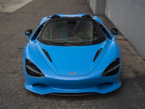 Used 2026 McLaren 750S Spider RWD image 8