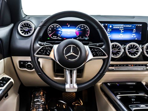 Certified 2024 Mercedes-Benz GLA 250 image 20