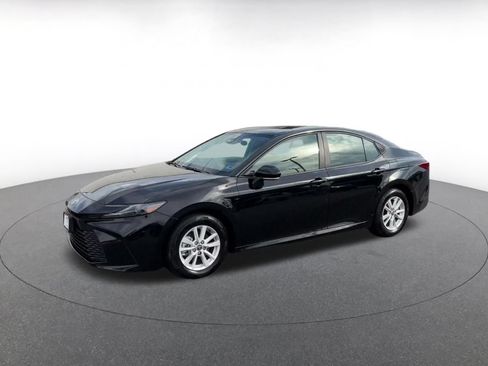 Used 2025 Toyota Camry LE FWD image 7