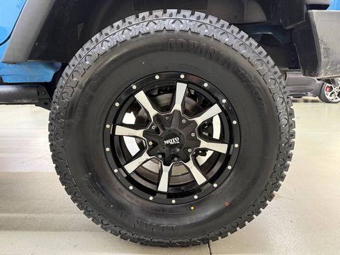 Used 2018 Jeep Wrangler Unlimited Sport S AWD/4WD image 30