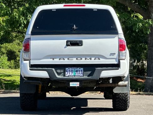 Used 2021 Toyota Tacoma TRD Sport AWD/4WD image 7
