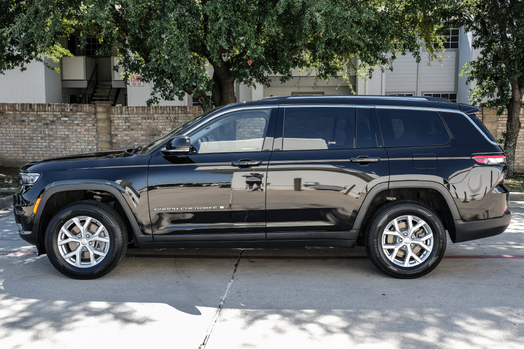 Used 2023 Jeep Grand Cherokee L Limited AWD/4WD image 21