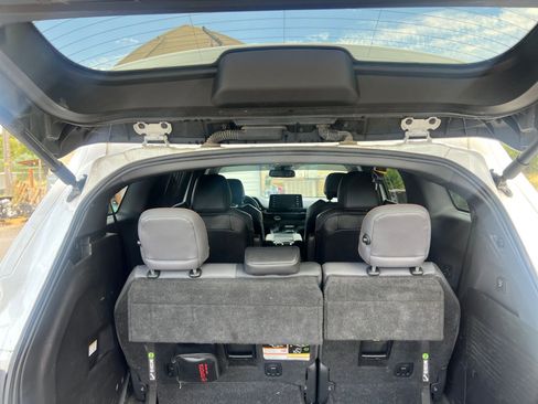Used 2022 Toyota Sienna XSE w/ XSE Plus Package FWD image 30