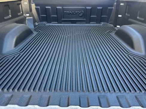 Used 2025 Chevrolet Silverado 2500 LT w/ Convenience Package image 17