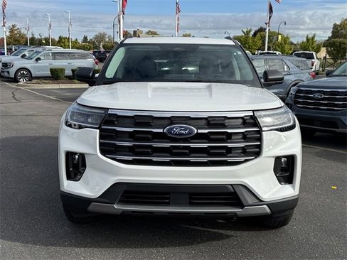 New 2026 Ford Explorer Active w/ Active Comfort Package image 2
