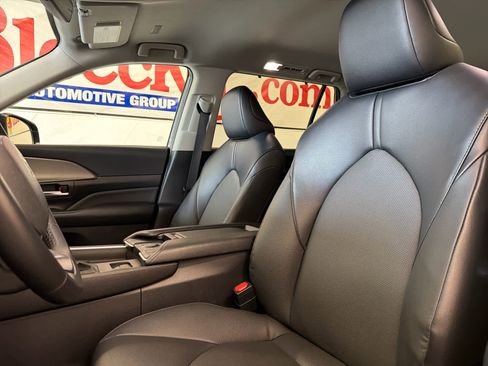 Used 2025 Toyota Grand Highlander FWD image 15