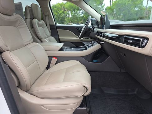 Used 2024 Lincoln Aviator Reserve w/ Equipment Group 201A AWD/4WD image 15